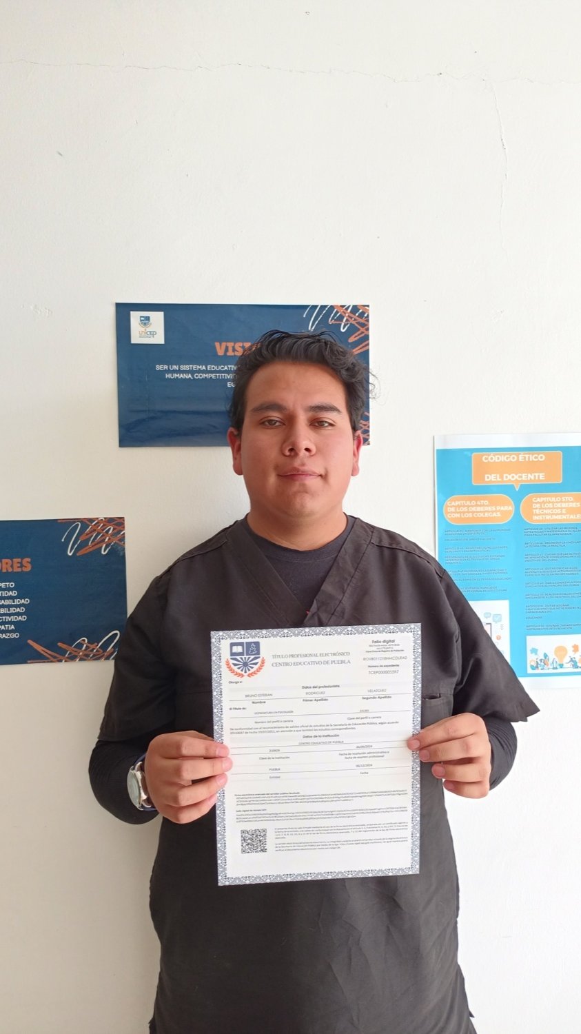 Egresado titulado de UniCEP Enlace Tlaxcala