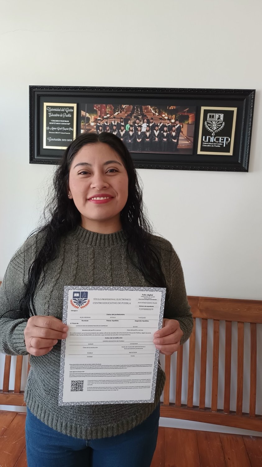 Egresado titulado de UniCEP Enlace Tlaxcala